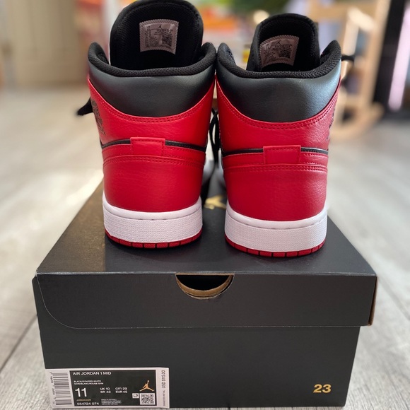 🎉SOLD ELSEWHERE🎉 Men’s AirJordan 1Mid Nike Shoes - Picture 5 of 11